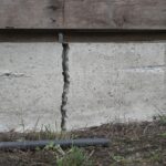Close-up,Of,A,Deep,House,Foundation,Crack.